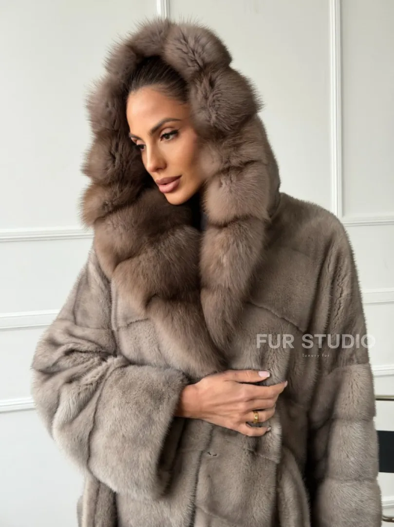 Шуба-кимоно норка в пол с капюшоном куница