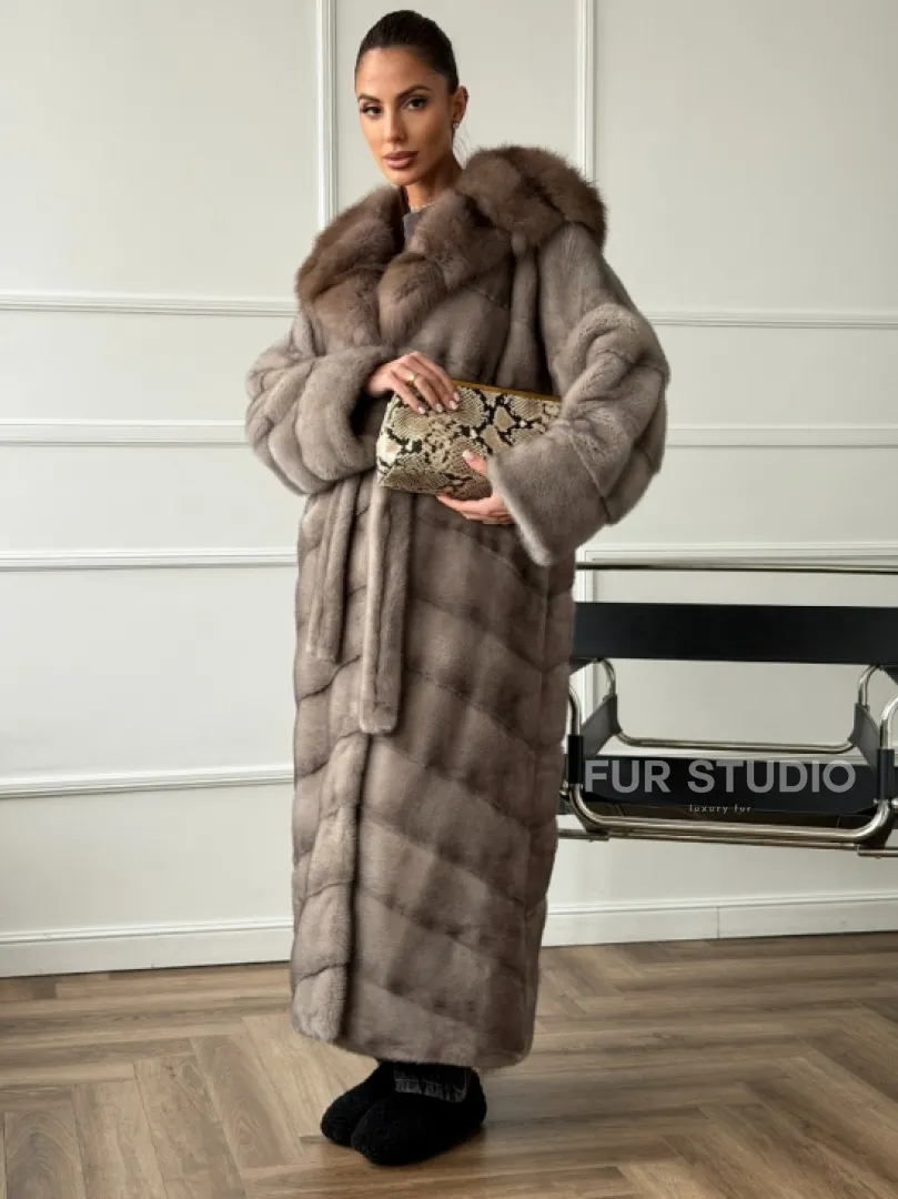 Шуба-кимоно норка в пол с капюшоном куница