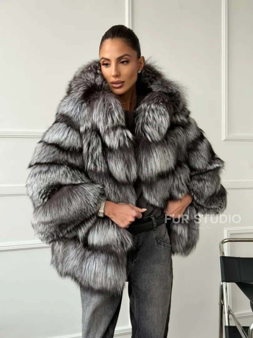 Шуба из меха чернобурки с капюшоном - серая