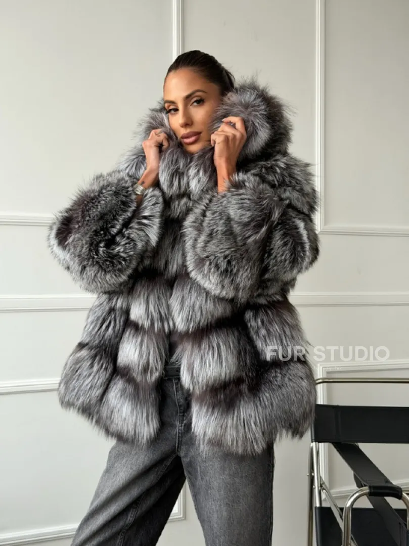 Шуба из меха чернобурки с капюшоном - серая