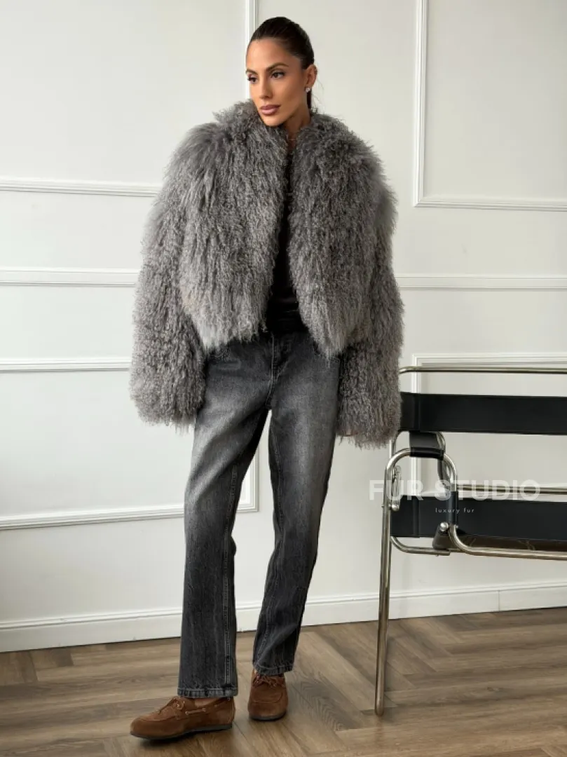 Серая шубка из меха ламы