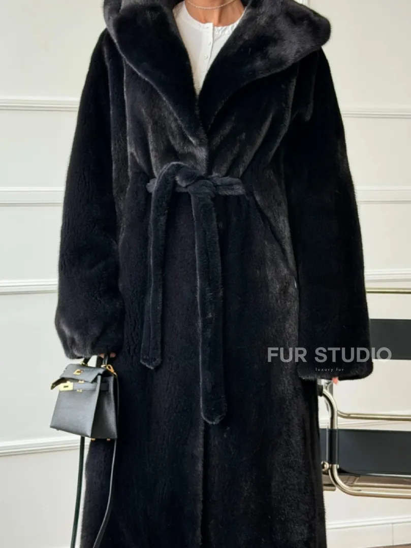 Шуба из норки BLACKGLAMA  с капюшоном в роспуск