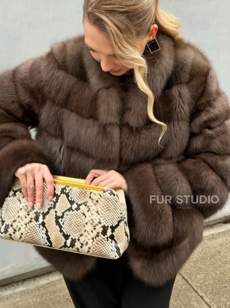 Меховой жакет из куницы