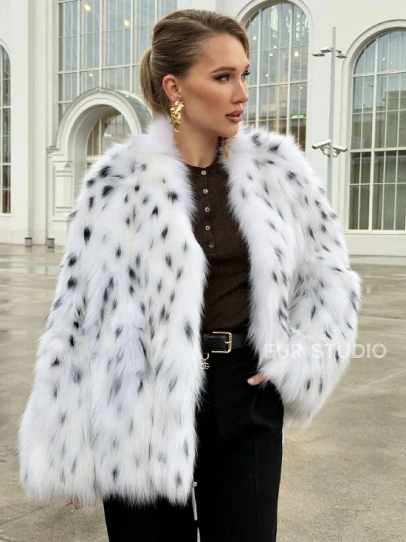 Шуба укороченная из арктической лисы под рысь