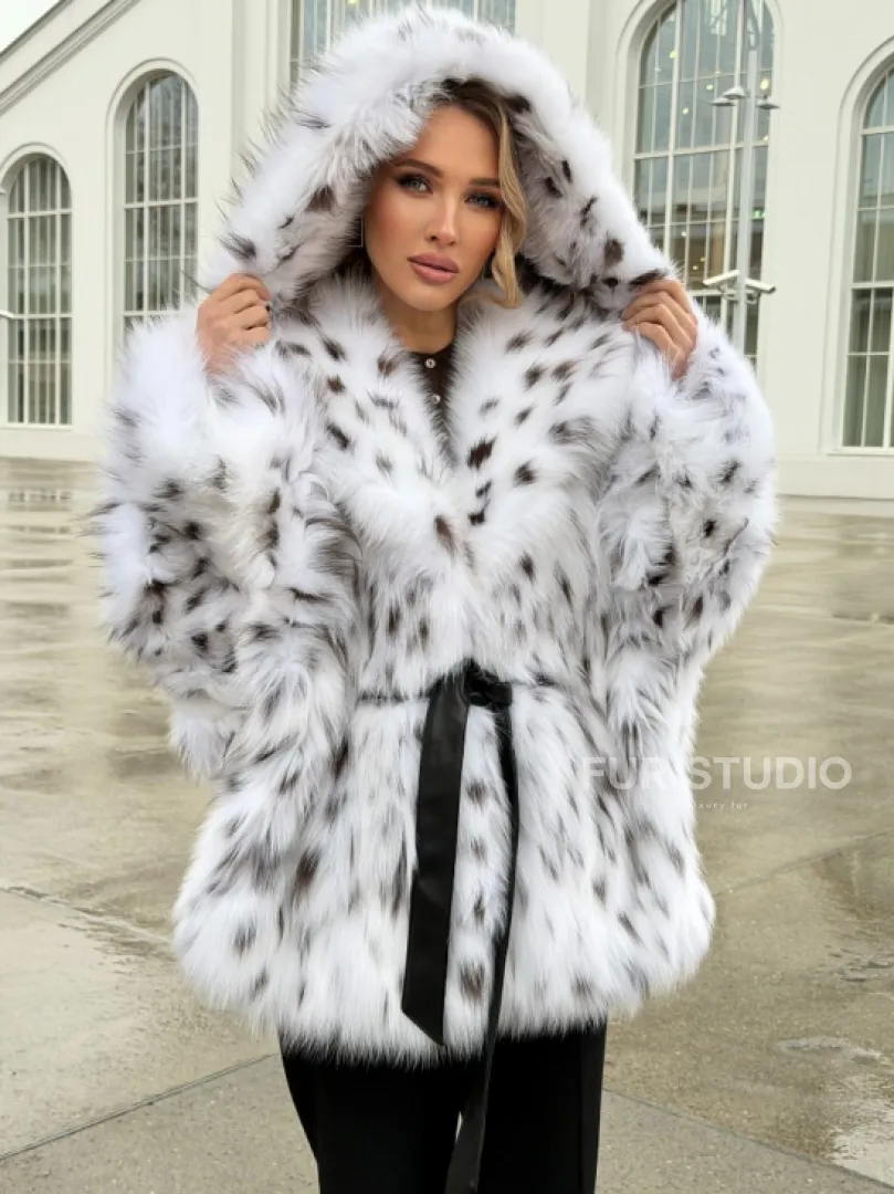Шуба из лисьего меха под рысь с капюшоном