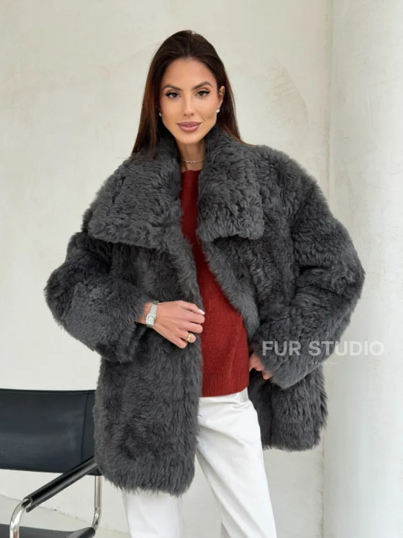 Серая дубленка из тиградо