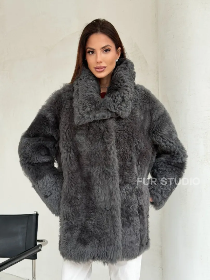 Серая дубленка из тиградо