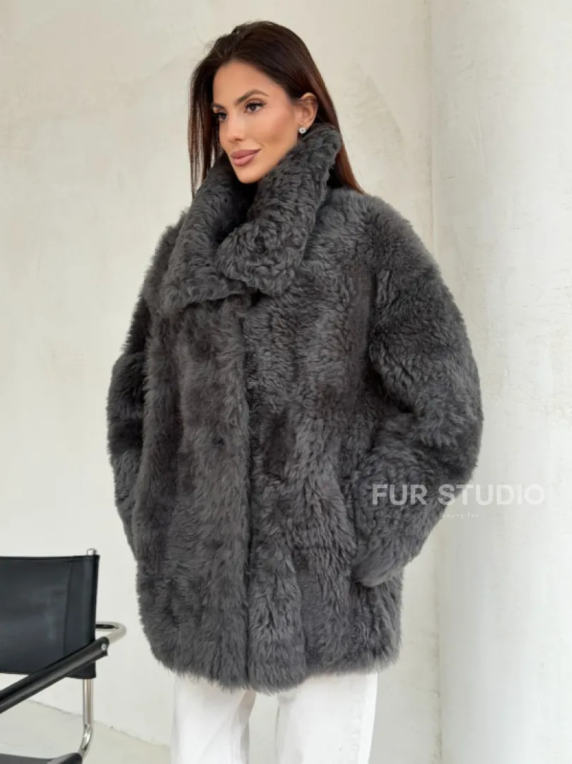 Серая дубленка из тиградо