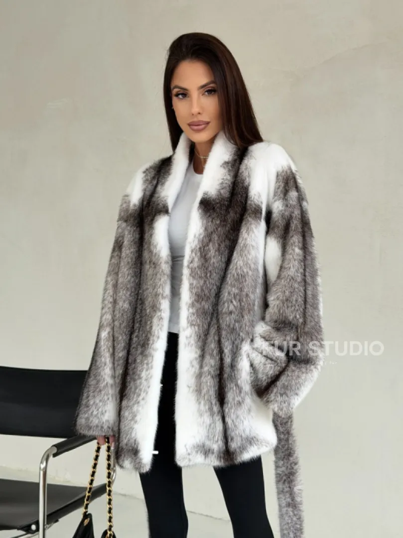 Белая шуба из норки крестовки