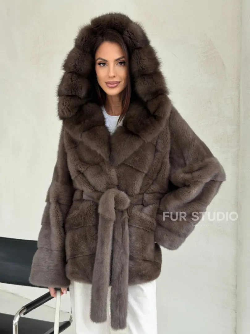 Меховой норковый полушубок с капюшоном куница