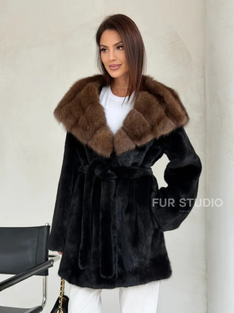 Черная шуба в роспуск с капюшоном соболь