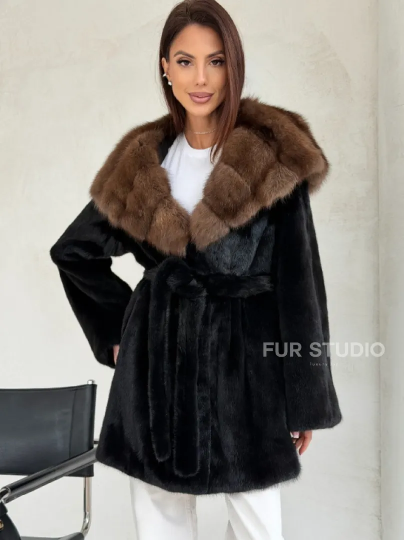 Черная шуба в роспуск с капюшоном соболь