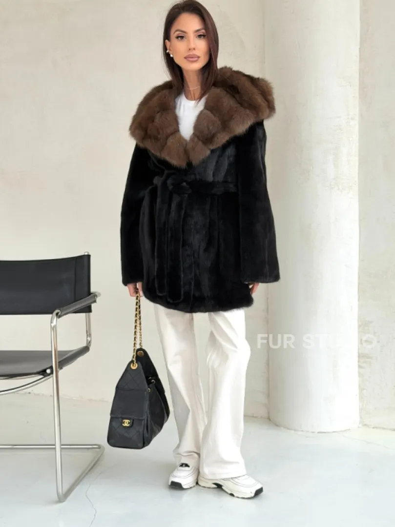 Черная шуба в роспуск с капюшоном соболь