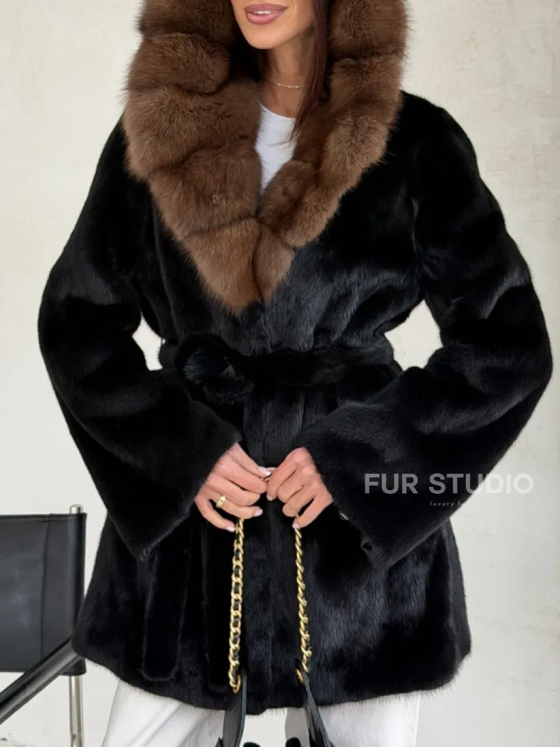 Черная шуба в роспуск с капюшоном соболь