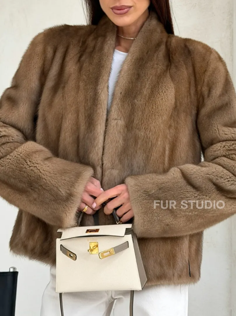 Укороченная шуба из натурального меха норки - пастель