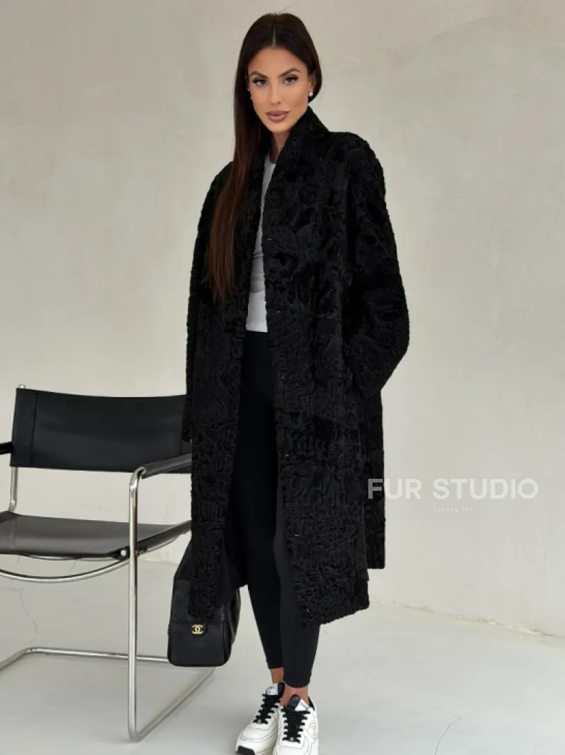 Черная шуба из каракуля