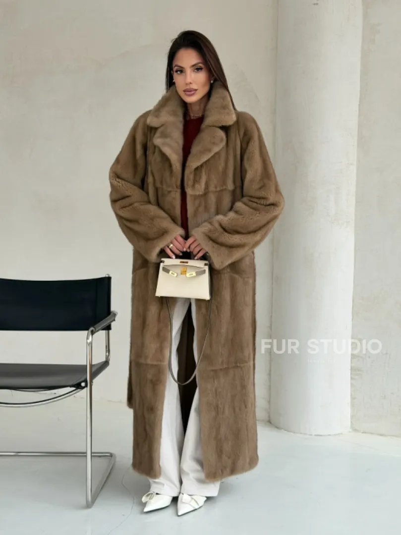 Прямая норковая шуба с меховым поясом