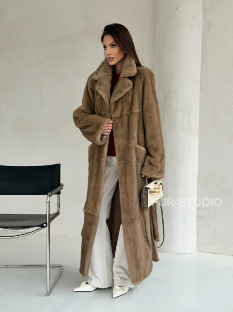 Прямая норковая шуба с меховым поясом