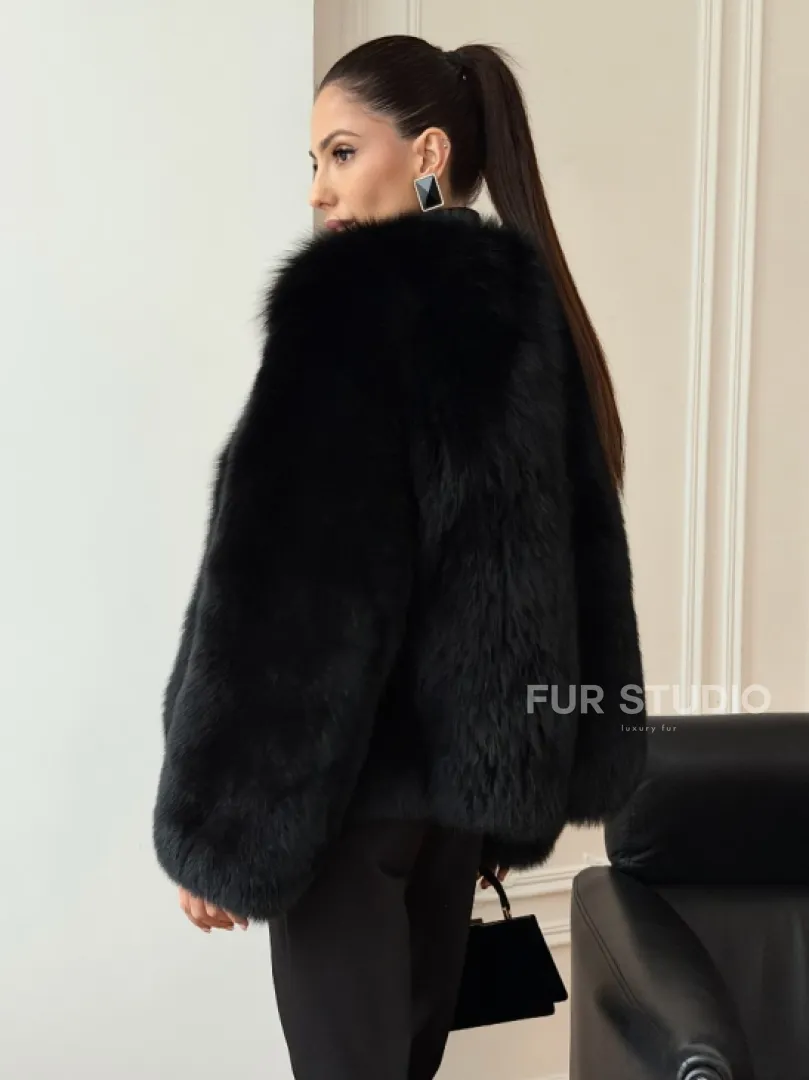 Черная короткая шуба из песца