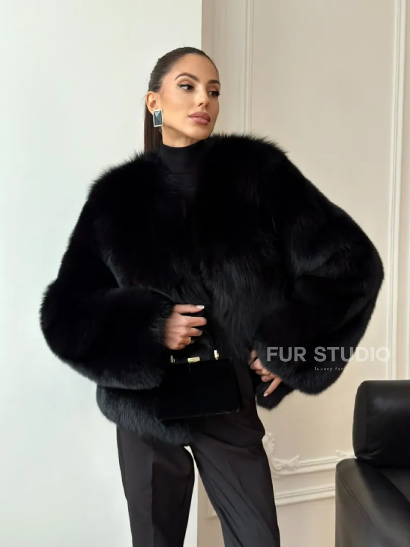 Черная короткая шуба из песца