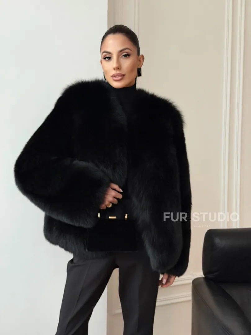 Черная короткая шуба из песца