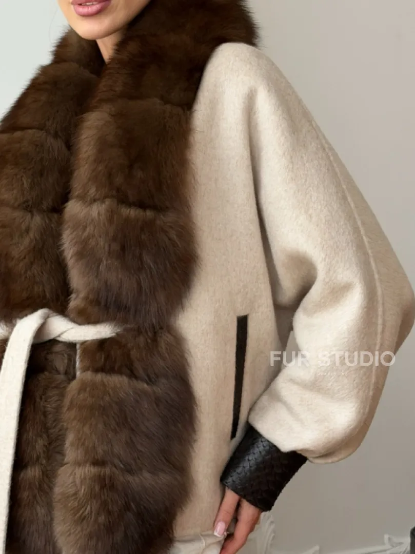 Женское шерстяное полупальто с мехом