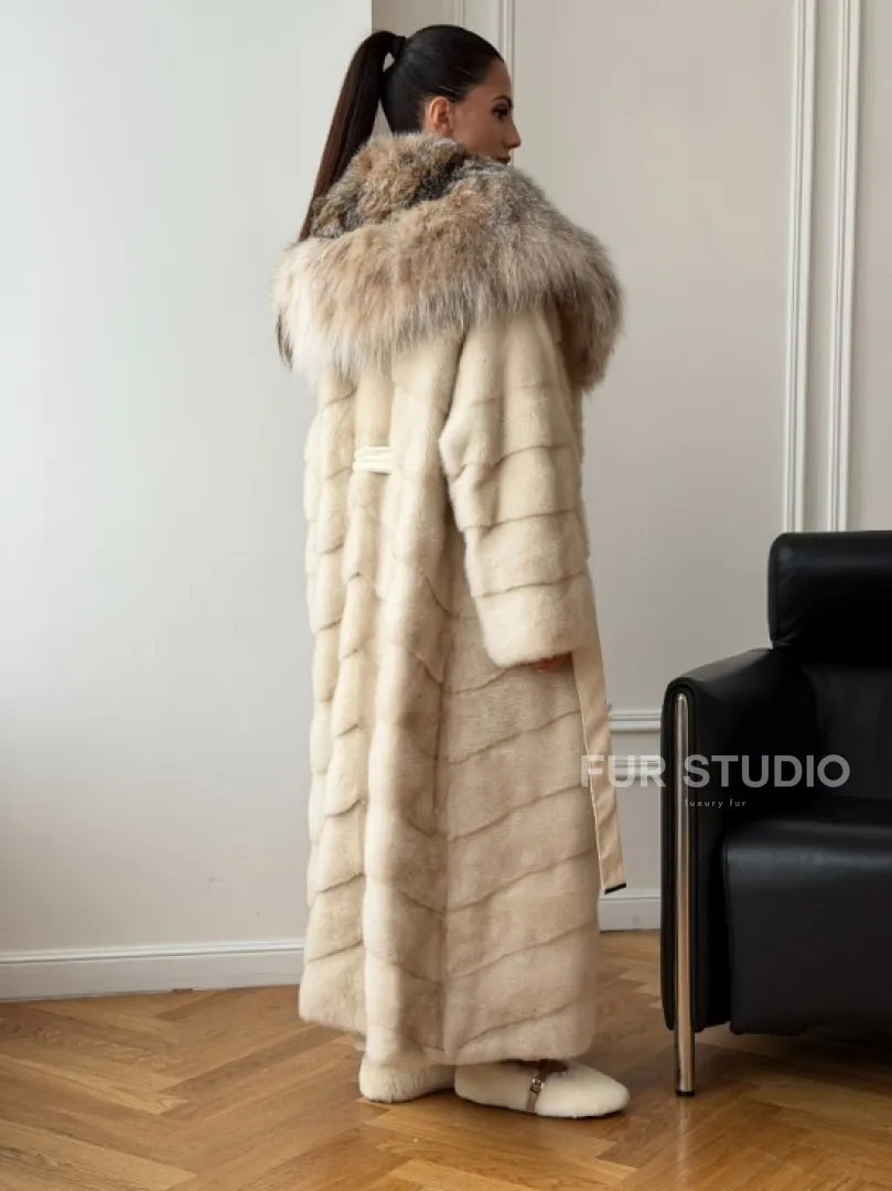Длинная норковая шуба - капюшон из меха рыси
