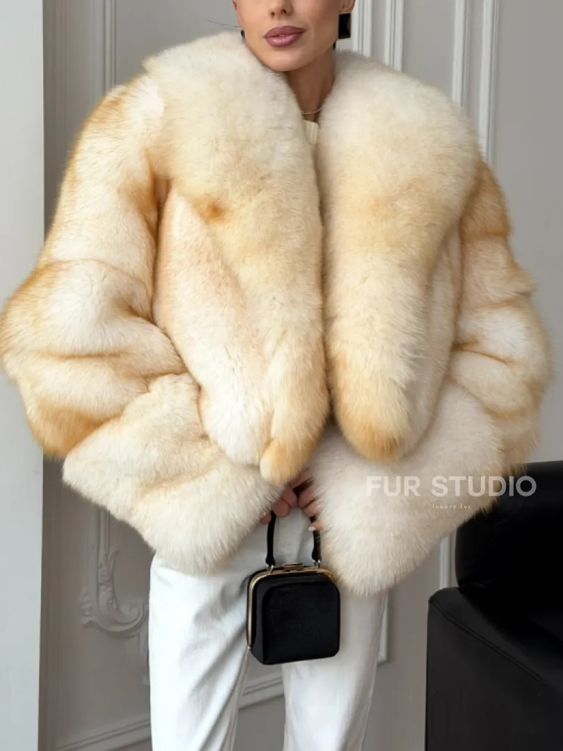 Шуба короткая из меха финского песца