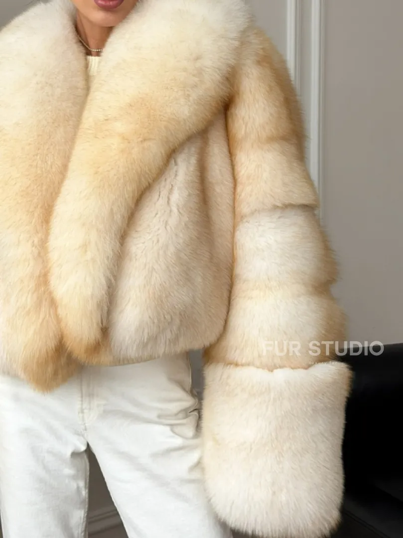 Шуба короткая из меха финского песца