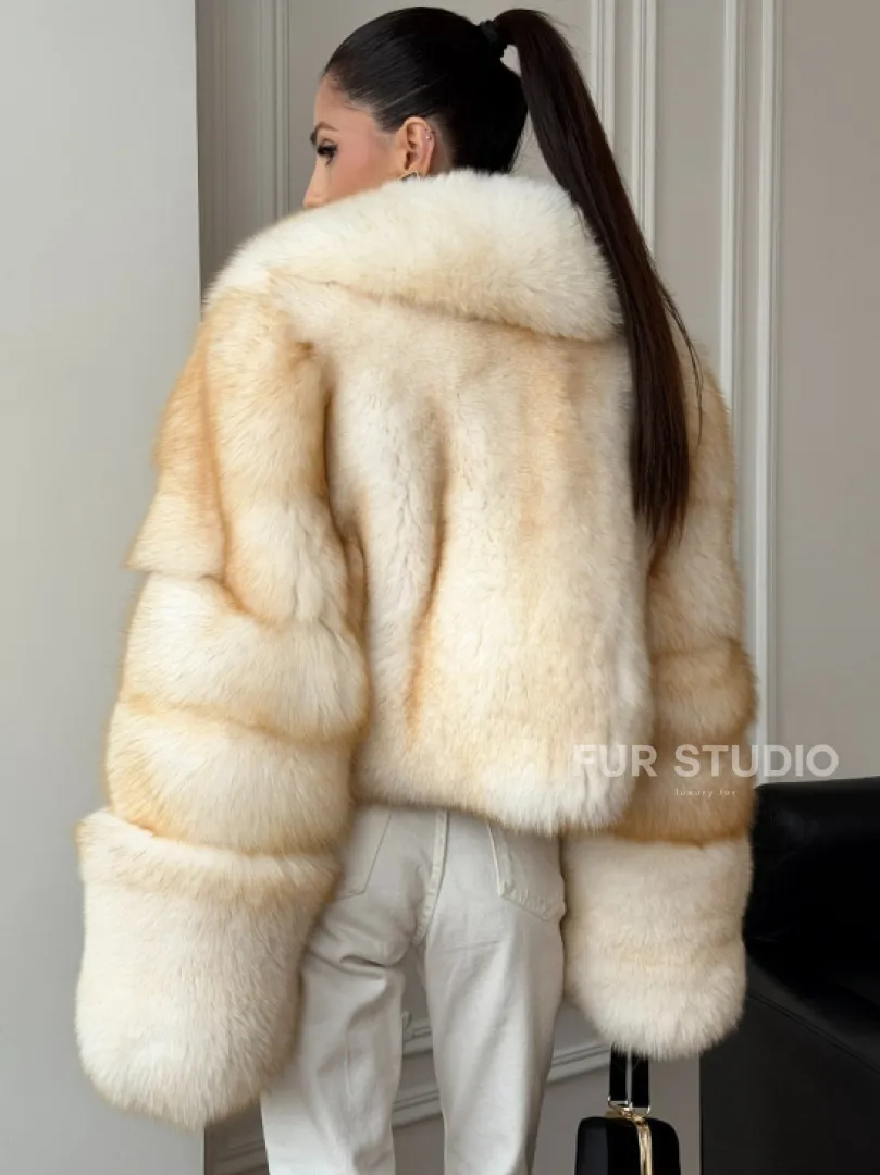 Шуба короткая из меха финского песца