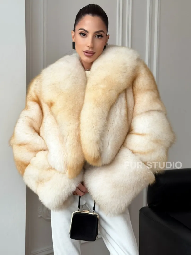 Шуба короткая из меха финского песца