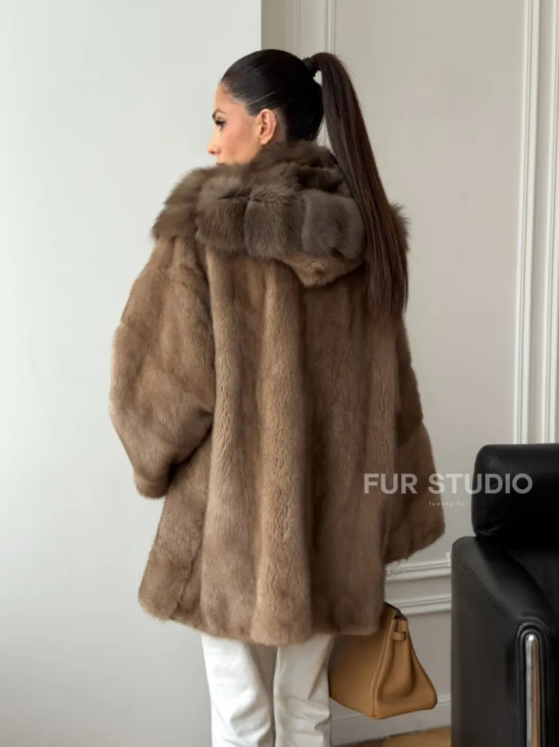 Шуба норковая с капюшоном куница