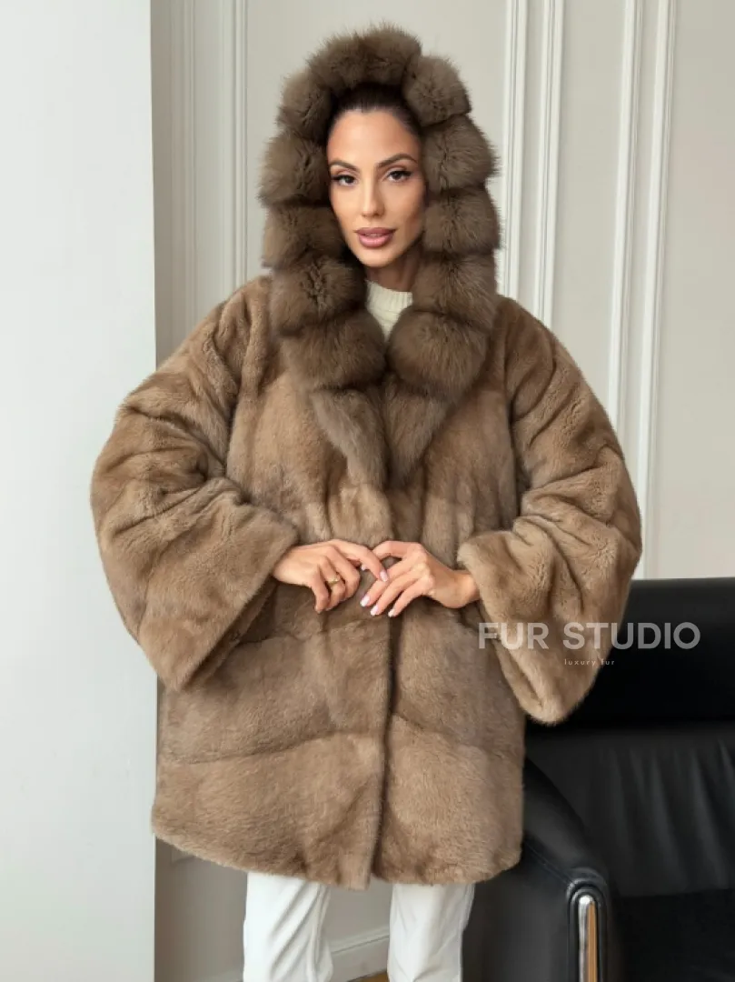 Шуба норковая с капюшоном куница