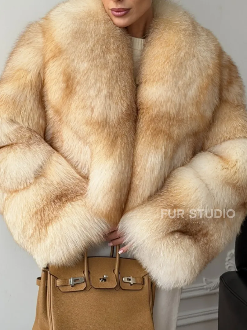 Полушубок-кроп с шалевым воротником из меха песца