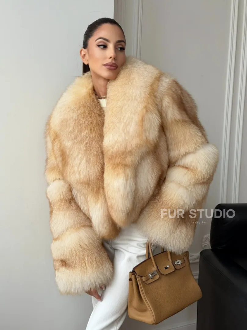 Полушубок-кроп с шалевым воротником из меха песца