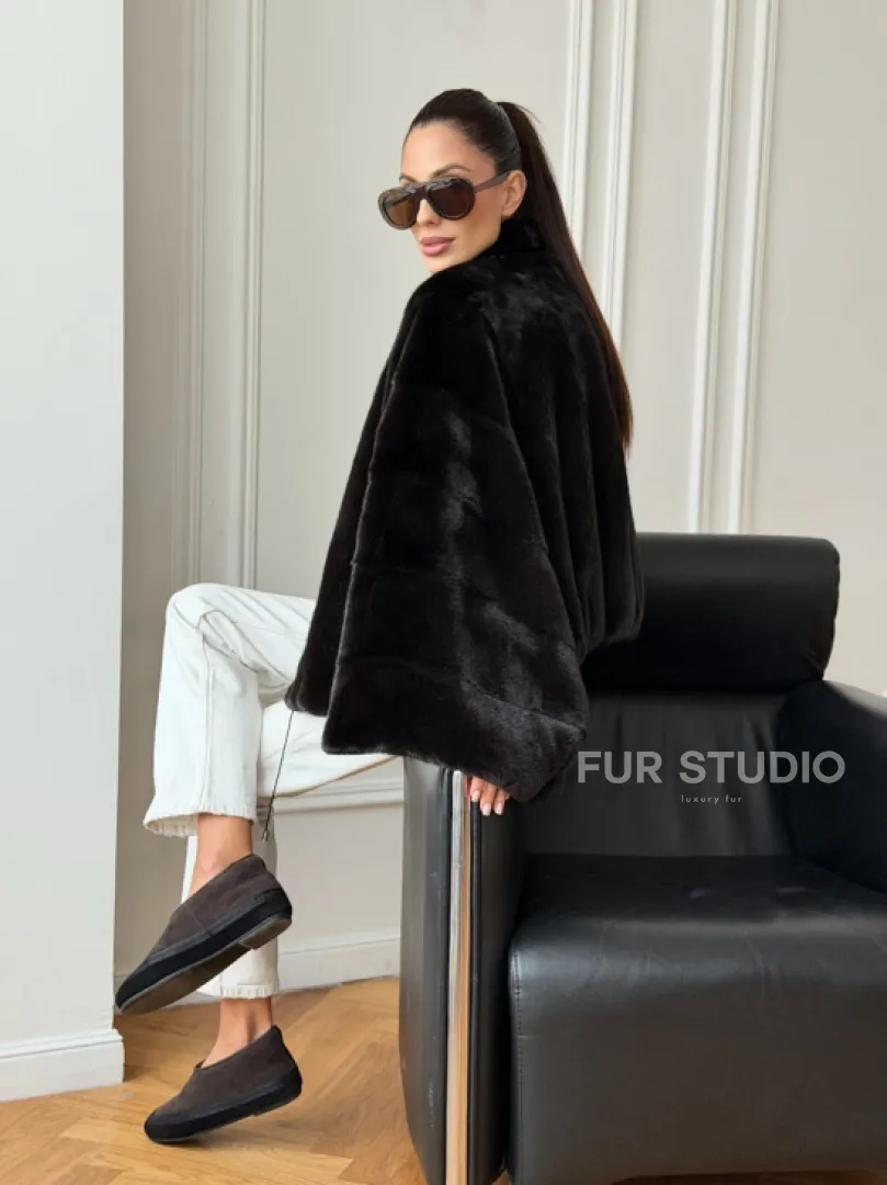 Короткая норковая шуба - пончо