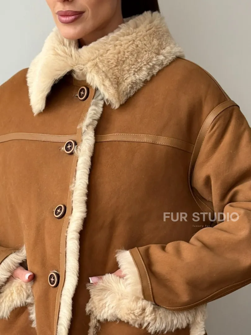 Двухсторонняя женская замшевая дубленка