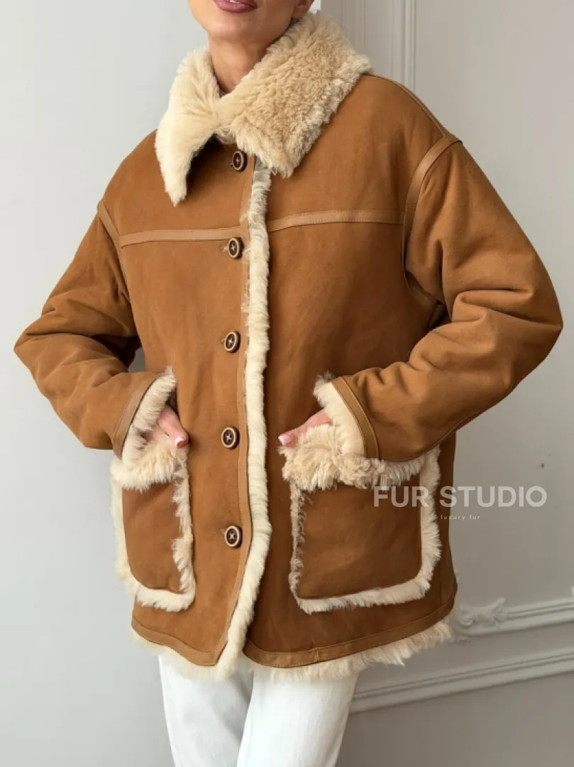 Двухсторонняя женская замшевая дубленка