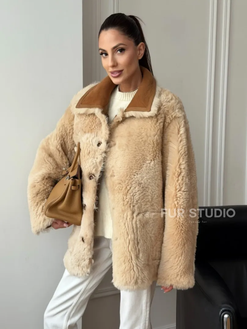 Двухсторонняя женская замшевая дубленка