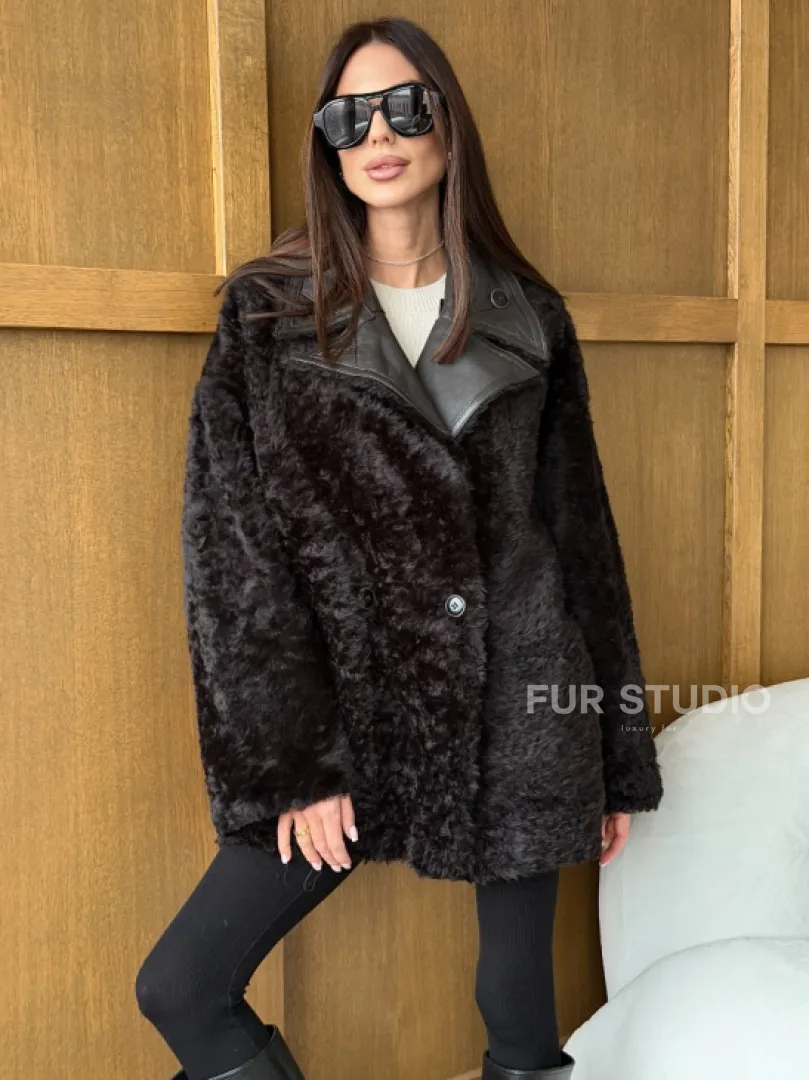 Коричневая двухсторонняя дубленка на овчине тиградо