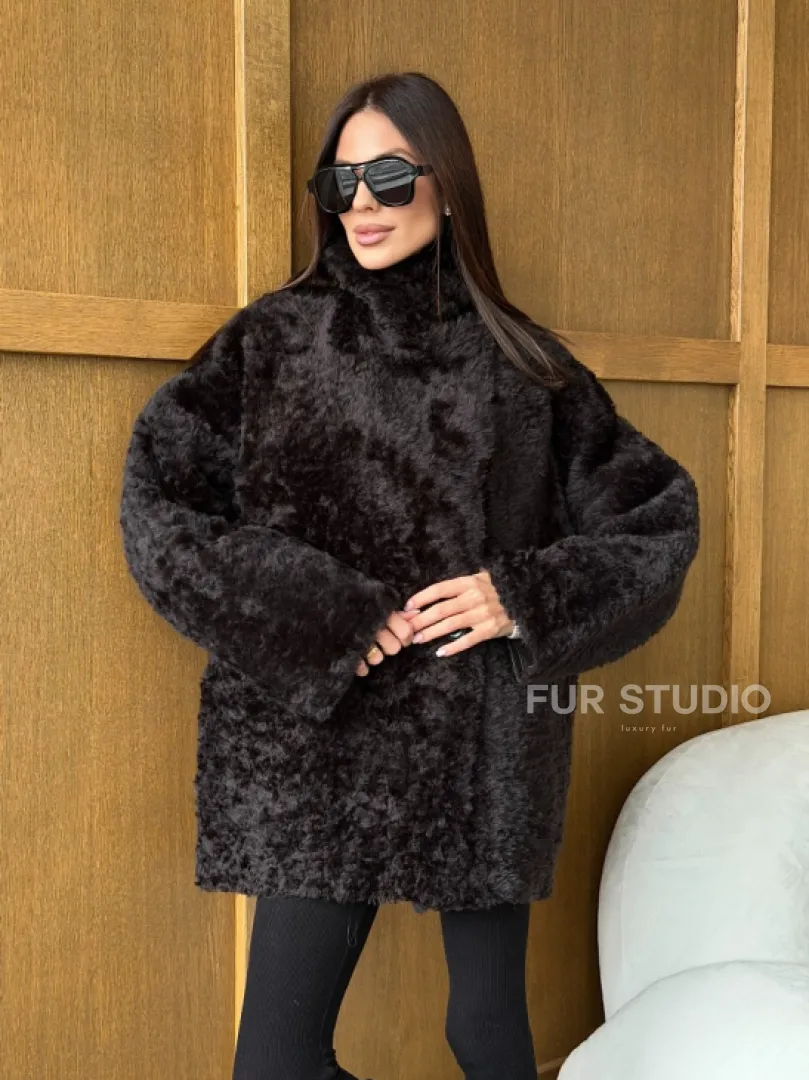 Коричневая двухсторонняя дубленка на овчине тиградо