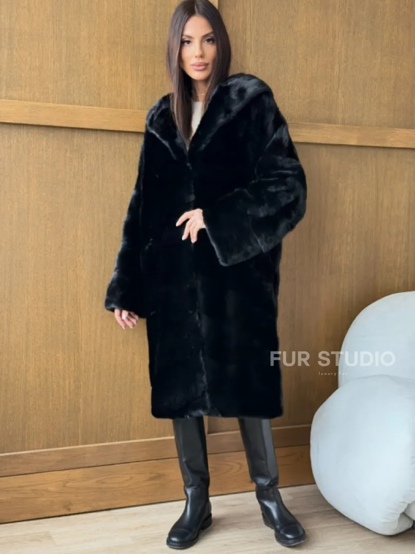 Черная норковая шуба с капюшоном