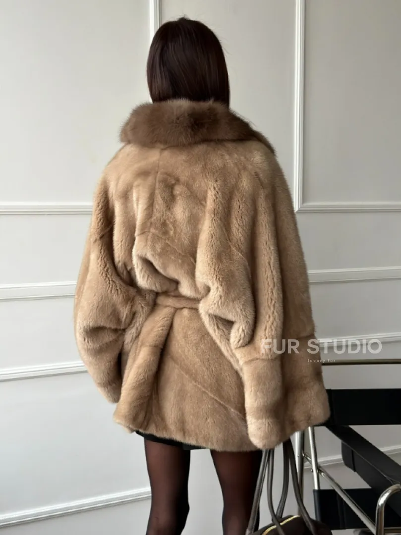 Pastel шуба летучая мышь - воротник куница