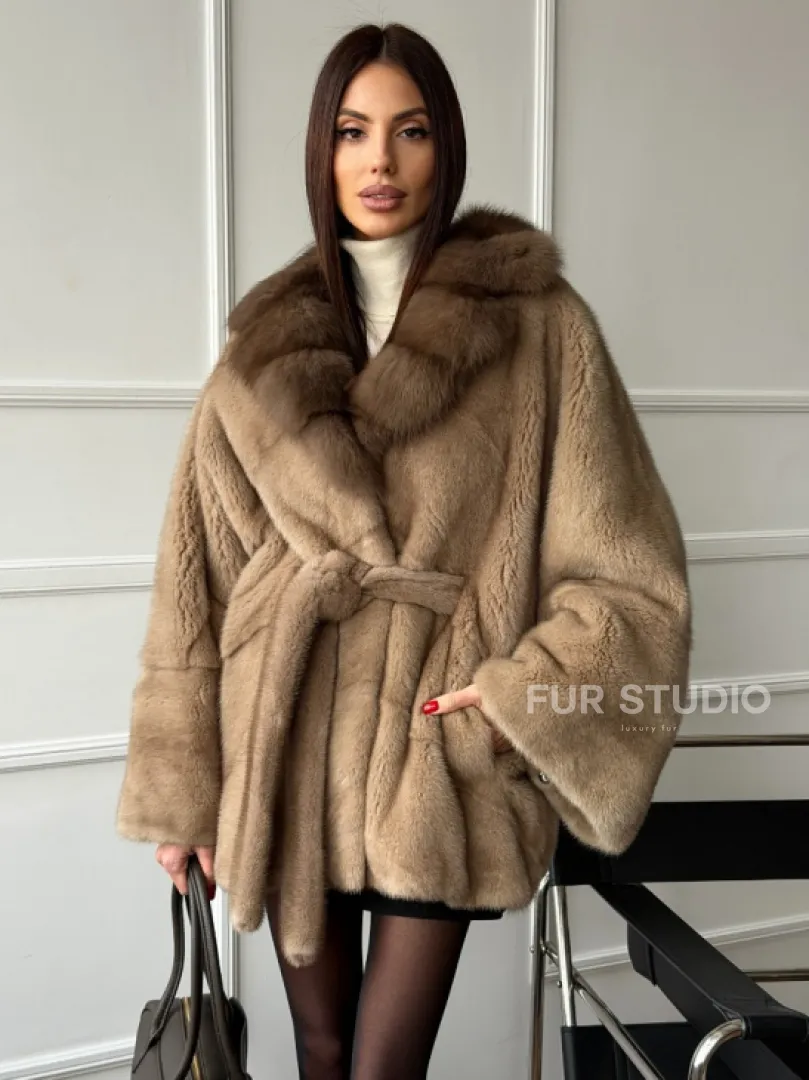 Pastel шуба летучая мышь - воротник куница