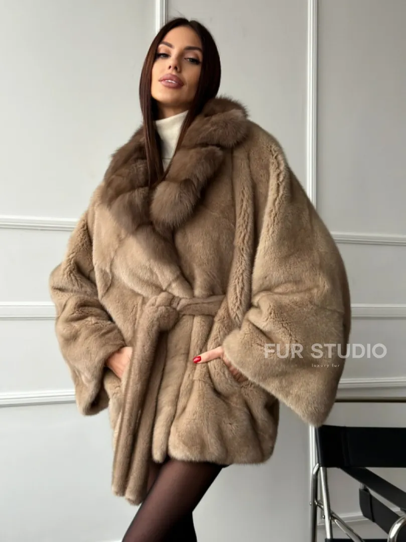 Pastel шуба летучая мышь - воротник куница