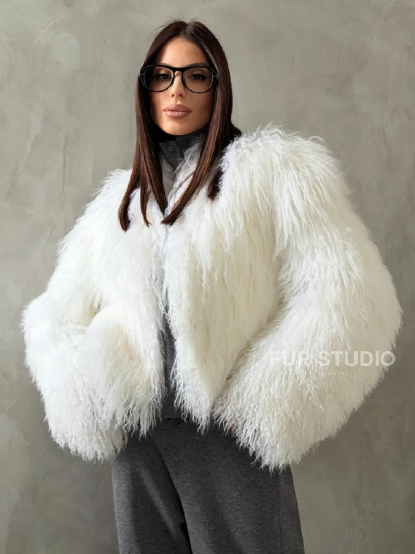 Белая кроп-шуба из меха ламы