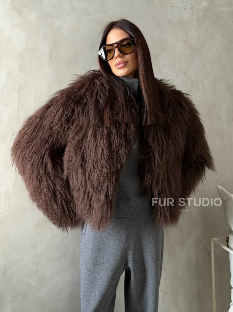 Модный полушубок из ламы