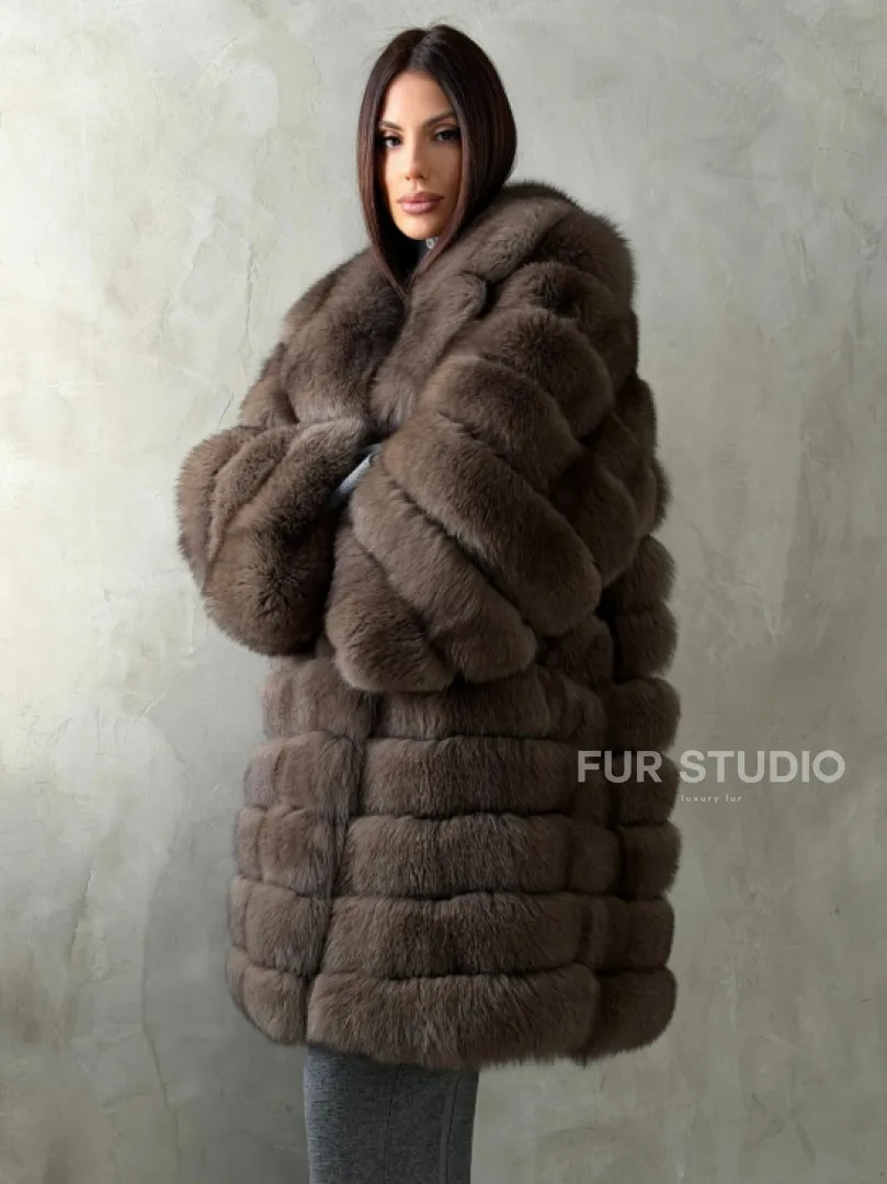 Шуба из песца под соболь - английский воротник