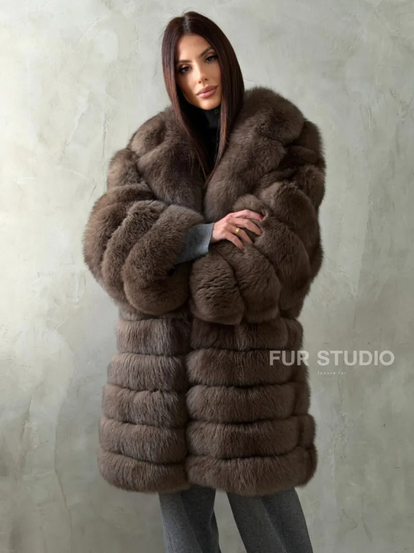 Шуба из песца под соболь - английский воротник