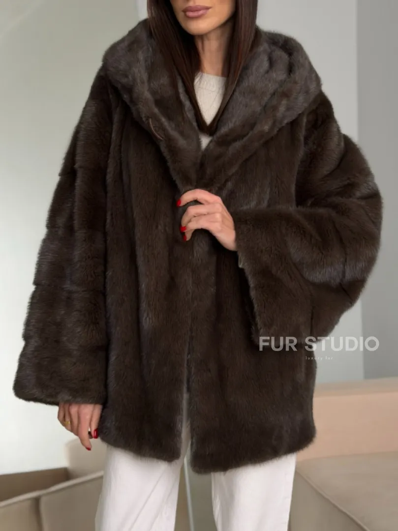Зимняя норковая шуба с капюшоном